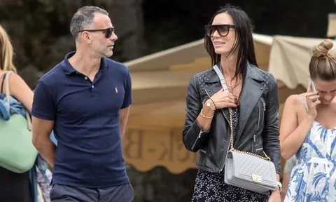 Ryan Giggs công khai bạn gái mới bốc lửa