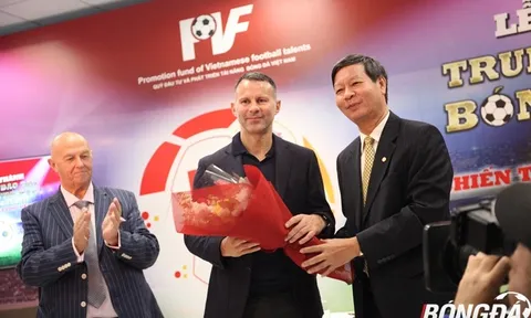 Ryan Giggs và Paul Scholes sẵn sàng đưa con đến PVF rèn luyện