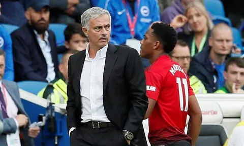 Đây, lý do Mourinho chọn Martial thay thế Sanchez