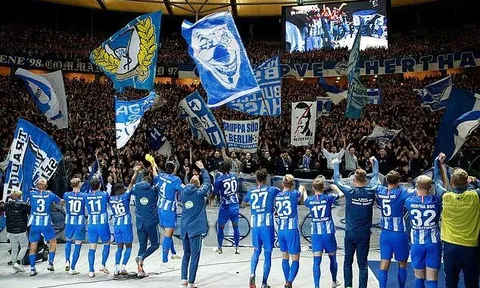 HLV Sarri tức điên: "Cầu thủ Chelsea khó dạy bảo!"