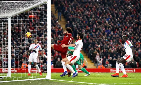 "Salah đang ăn vạ như Ronaldo"