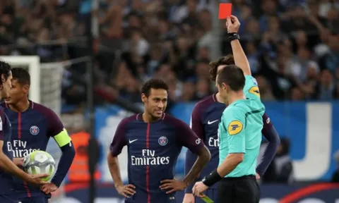 Sân cỏ châu Âu tối qua: Thẻ đỏ của Neymar, 'động đất' tại Merseyside