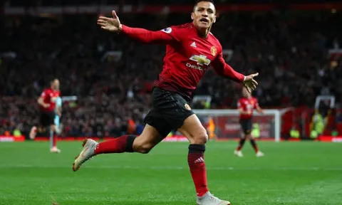 Sanchez giải cơn khát, Man United ngược dòng 'điên rồ' trước Newcastle