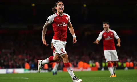 Sanchez lập siêu phẩm, Arsenal thắng nhọc ngày chào Europa League