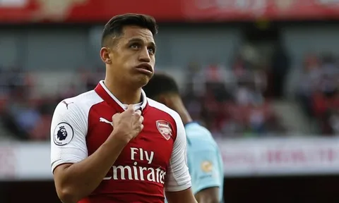 Sanchez nói gì với HLV Wenger khi ra đi không thành?