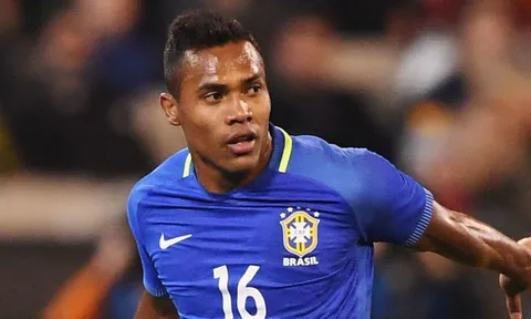 Sao Brazil hứa giúp Argentina giành vé World Cup