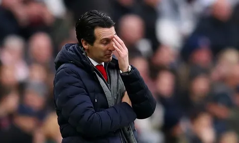 Sao Arsenal bực bội lên tiếng vì Emery bạc đãi Ozil