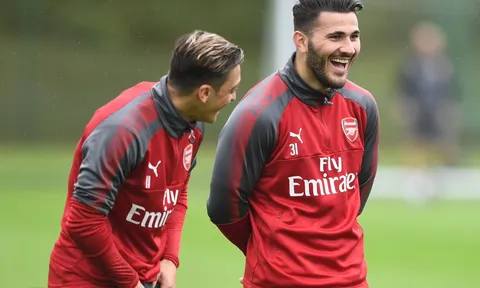 Sao Arsenal sắp hầu tòa vì lái xe quá tốc độ