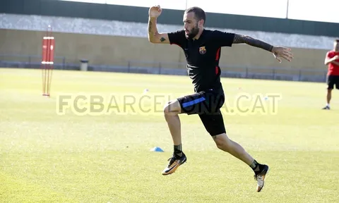 Sao Barca bứt tốc khủng khiếp trong buổi tập cuối cùng