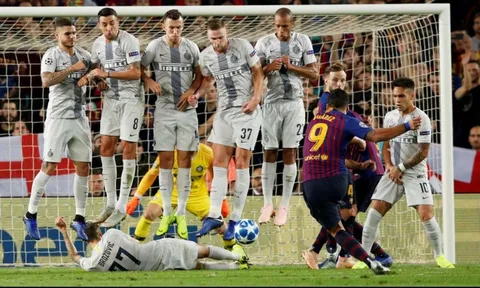 Sao Inter đặt tên cho pha nằm sân cản đá phạt trong trận gặp Barca