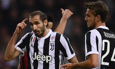 Chiellini tố Pep Guardiola hủy hoại một thế hệ hậu vệ
