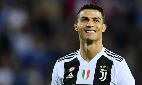 Sao Juventus choáng váng với 'độ trâu' của 'ông lão' Ronaldo