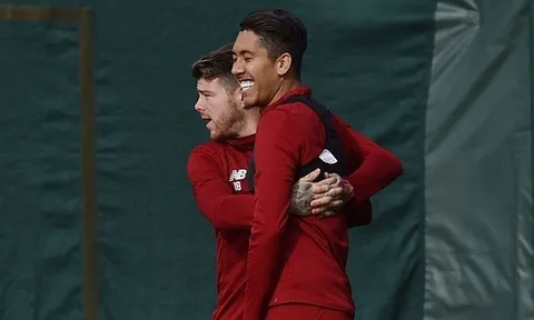 Sao Liverpool mừng rỡ khi Firmino trở lại tập luyện