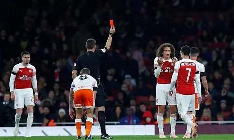 Sao trẻ Arsenal mất điểm nặng trước Emery vì hành động dại dột