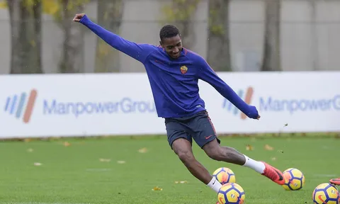 Sao trẻ tập dứt điểm, quyết tâm 'soán ngôi' Dzeko tại Roma