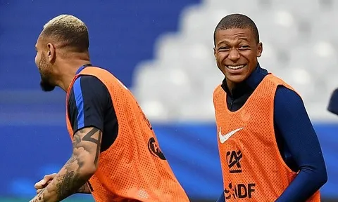 Sắp sang PSG, Mbappe cười như 'trúng được mùa'