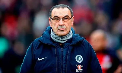 Sarri cuống cuồng lo lắng vì Fabregas