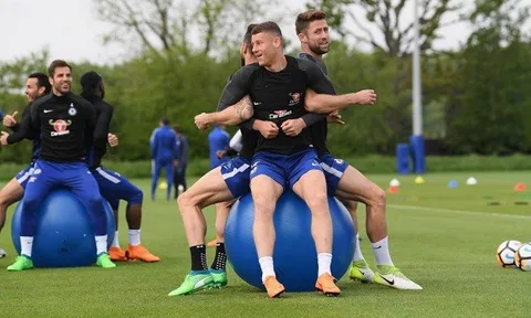 Sarri tăng tình đoàn kết cho Chelsea theo cách không ngờ