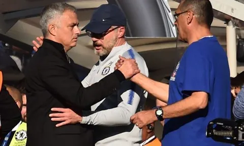 Sarri yêu cầu CĐV Chelsea phải làm điều này với Mourinho