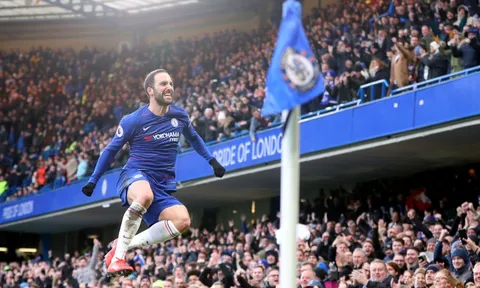 Sau 3 trận, Higuain làm được điều cả Costa lẫn Dorgba không thể