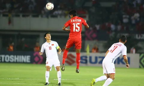 Sau hiệp một trận Myanmar, NHM ví cầu thủ này là 'Lukaku của Việt Nam'