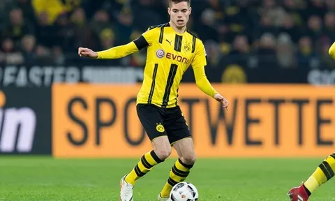 Sau Man Utd, tới Barca giành sao Dortmund với Man City