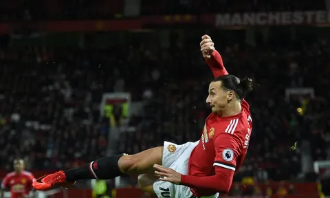 Sau Pogba, siêu cò Raiola tiếp tục úp mở về tương lai của Ibrahimovic