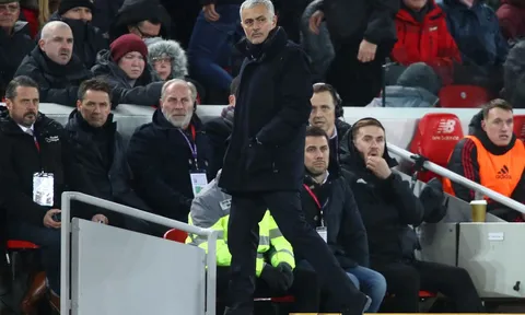 Sau tất cả, Jose Mourinho phá vỡ sự im lặng về việc bị M.U sa thải