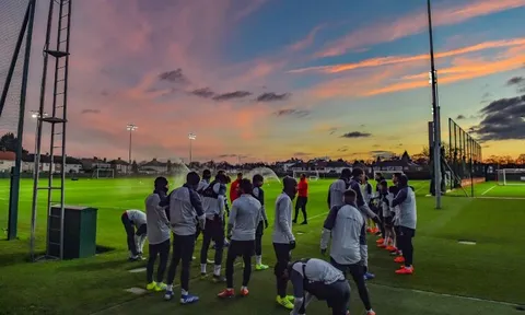 Căng sức tập luyện, dàn sao Liver chờ tin tốt từ Man City