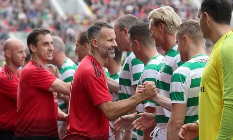 Scholes, Giggs và nhiều danh thủ Man Utd ra sân trong trận cầu ý nghĩa
