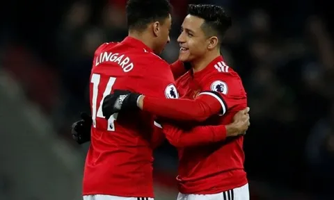 Scholes nói lên nguyên nhân thật sự khiến Sanchez và Lingard bị "trảm"