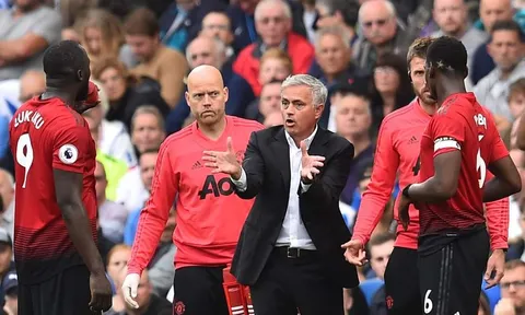 'Sẽ rất sốc nếu Pogba và Mourinho vẫn ở lại Man Utd'