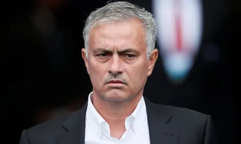 Tiết lộ: HLV Mourinho làm điều hiếm thấy với các cầu thủ sau trận thua Brighton