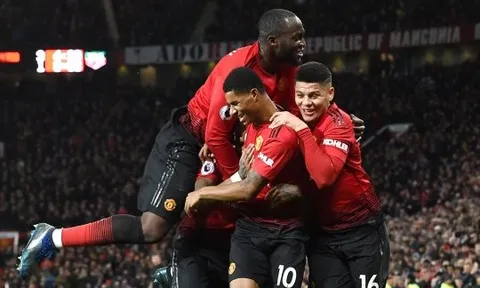 Đại thắng Fulham, Mourinho vượt qua thành tích của Sir Alex Ferguson