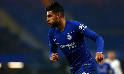 Sarri giải thích lý do tại sao Emerson không thể cạnh tranh với Alonso