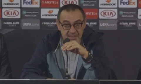 NÓNG! Căng thẳng leo thang, Sarri tuyên bố điều khó tin với Abramovich