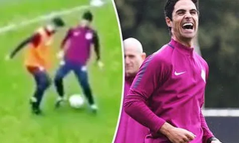 Sergio Aguero xỏ háng Mikel Arteta điệu nghệ ở buổi tập