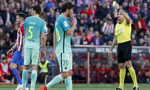 Sergio Busquets đối diện nguy cơ vắng mặt tại Siêu kinh điển