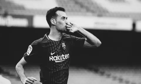 Sergio Busquets: Vĩ đại từ sự giản đơn (Phần 1)