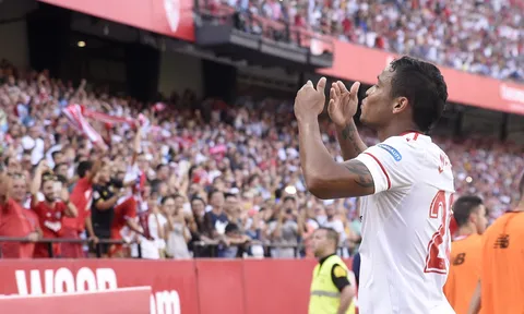 Sevilla 2-0 Malaga: Tái chiếm ngôi nhì bảng