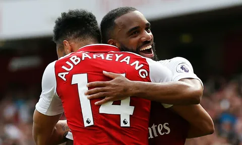 Đại chiến Brighton: Điểm tựa Lacazette, Torreira nên cẩn thận