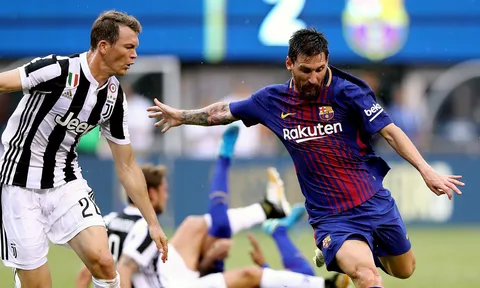 Siêu đội hình kết hợp Barca - Juve: Hủy diệt hệ mặt trời