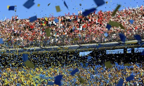 "Siêu kinh điển" Boca Juniors - River Plate lấn át derby Manchester