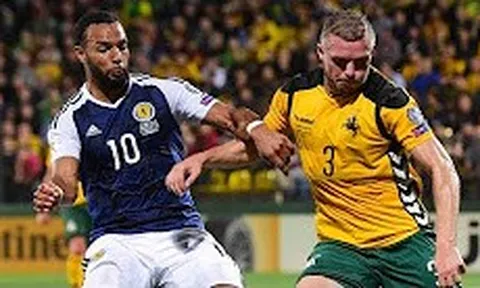 Siêu phẩm tân binh Andy Robertson của Liverpool ghi cho Scotland