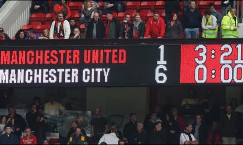 "Siêu quậy" Balotelli xát muối vào nỗi đau của Man Utd