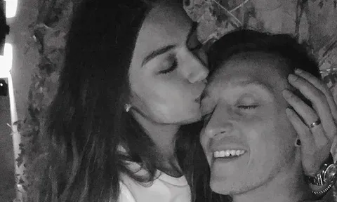 Sinh nhật tuổi 30, Ozil sướng rơn vì điều này