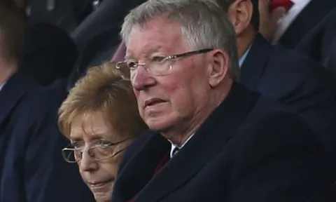 Sir Alex lo lắng Mourinho đã làm điều này với Man Utd