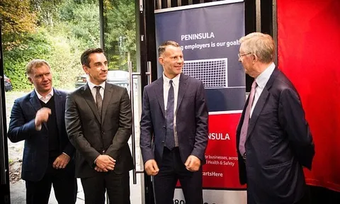 Sir Alex tái hợp cùng Giggs, Scholes trong lễ khánh thành SVĐ mới của Salford City