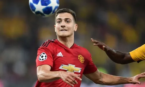 Dalot đá 1 trận, Mourinho dự đoán cả tương lai