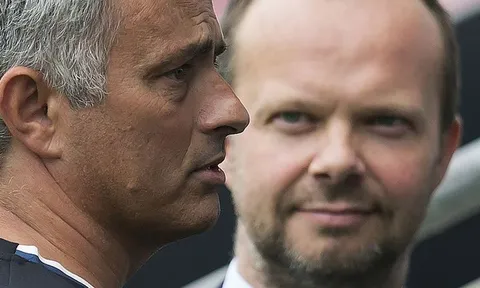 Ai là người đứng sau việc chuyển nhượng của Man Utd?